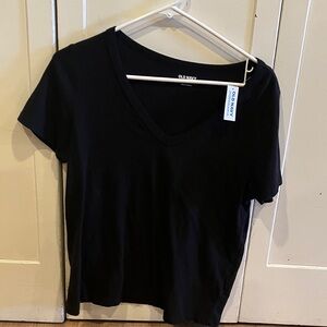 Old Navy Black V-Neck Short Sleeve Tee - Classic Fit
